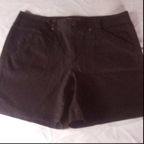 Shorts - Picture 11 of 16